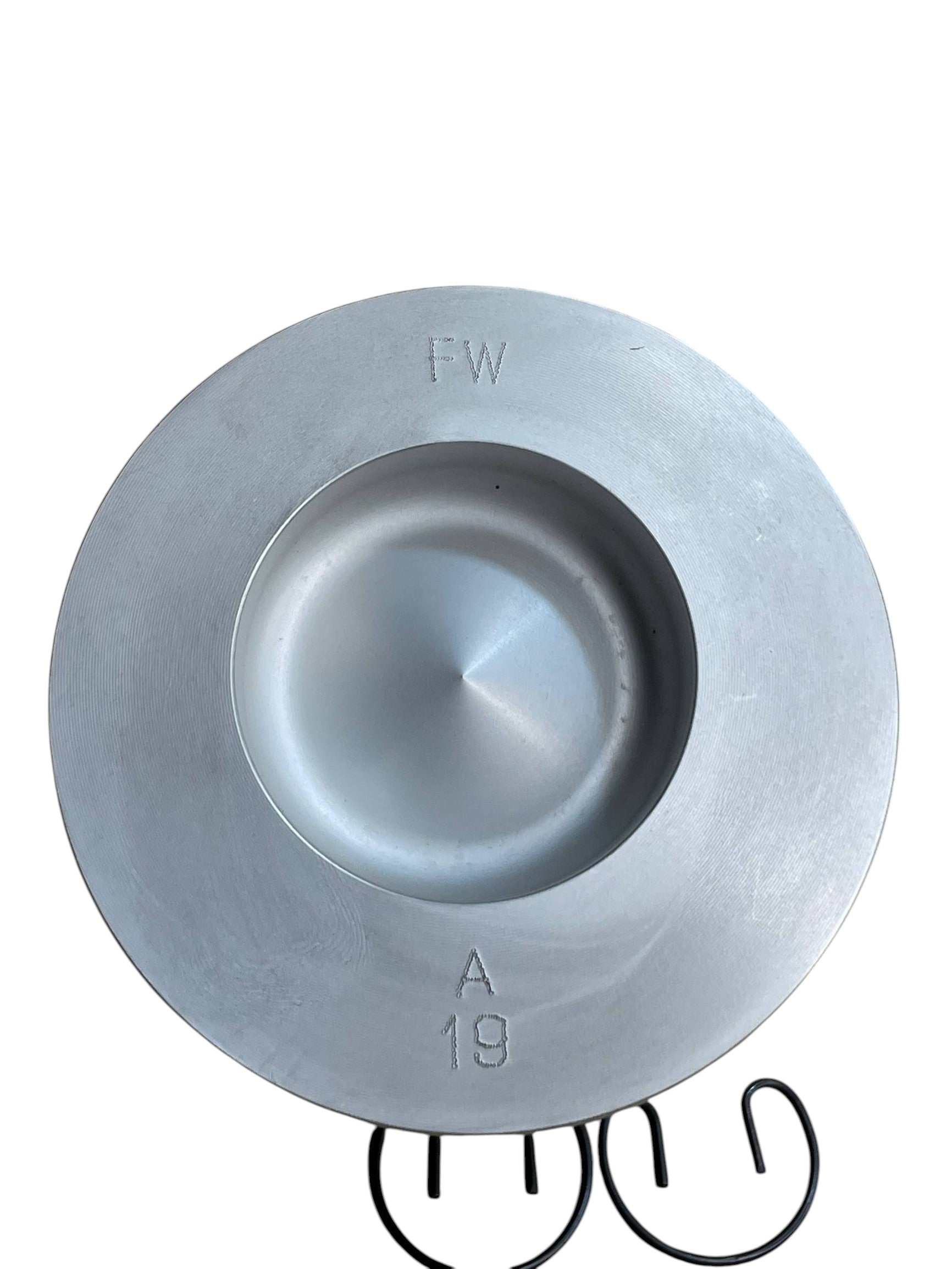 Conjunto de pistón de aluminio Innovaciones Industriales con bulón y clips, vista superior de alta precisión