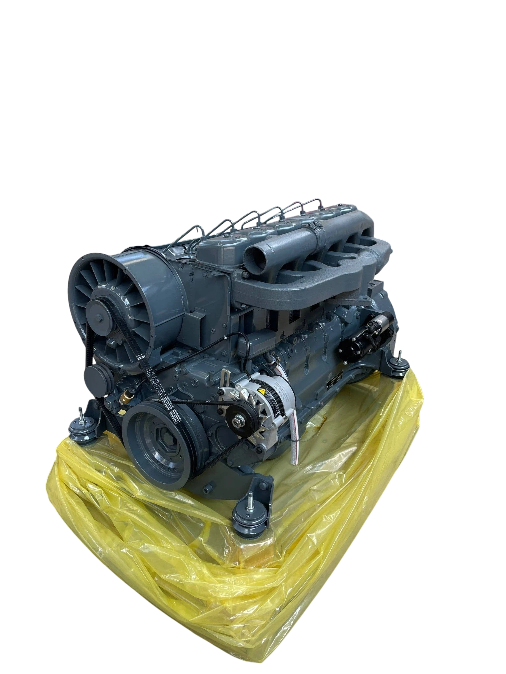 Motor diesel Innovaciones Industriales F6L914 de 6 cilindros con refrigeración por turbina en taller industrial