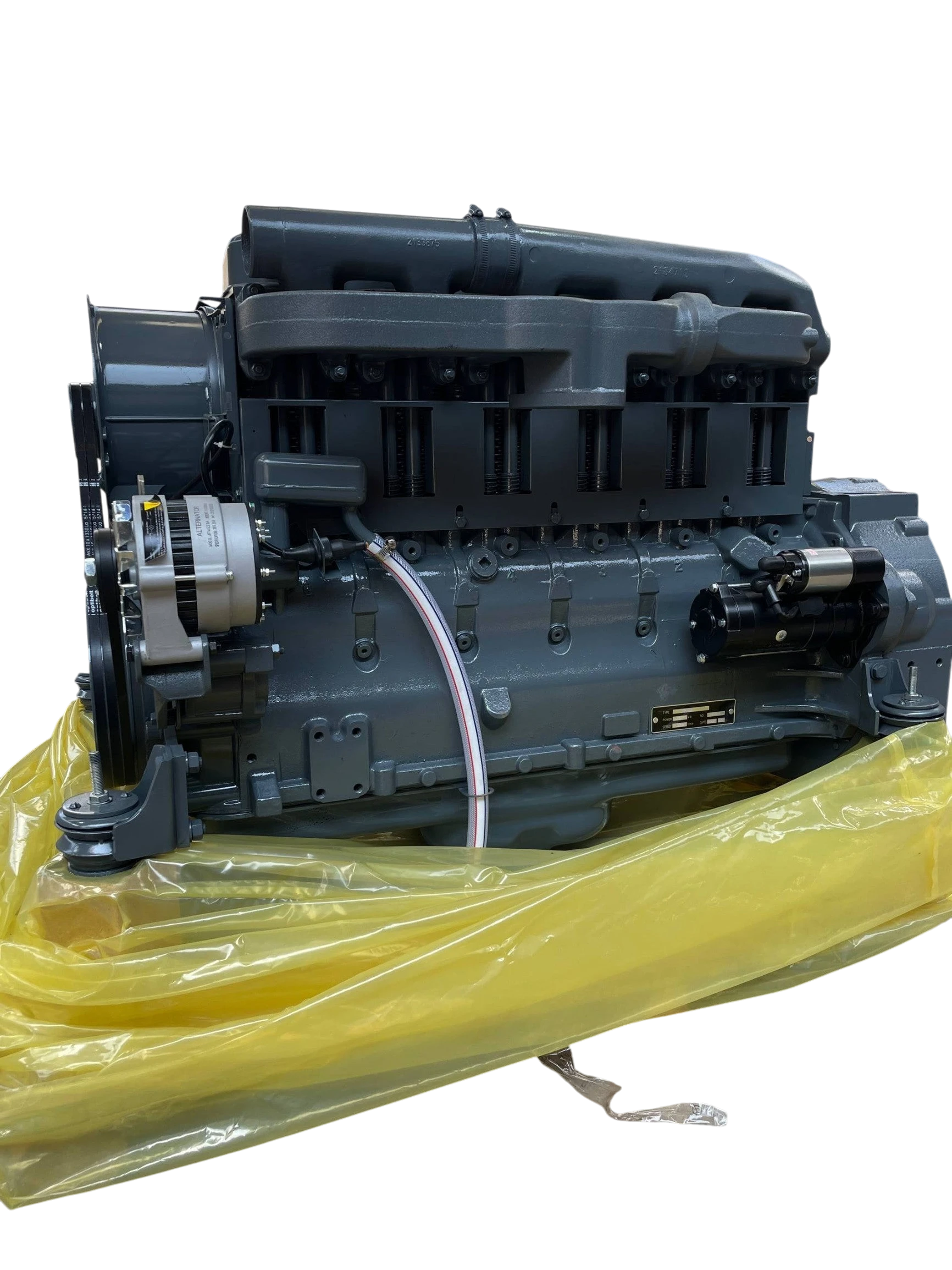 Motor diesel Innovaciones Industriales F6L914 de 6 cilindros en color gris con sistema de refrigeración por turbina